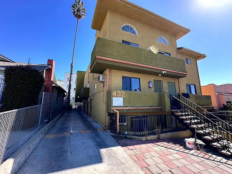 432 N Kingsley Dr. — Photo 17