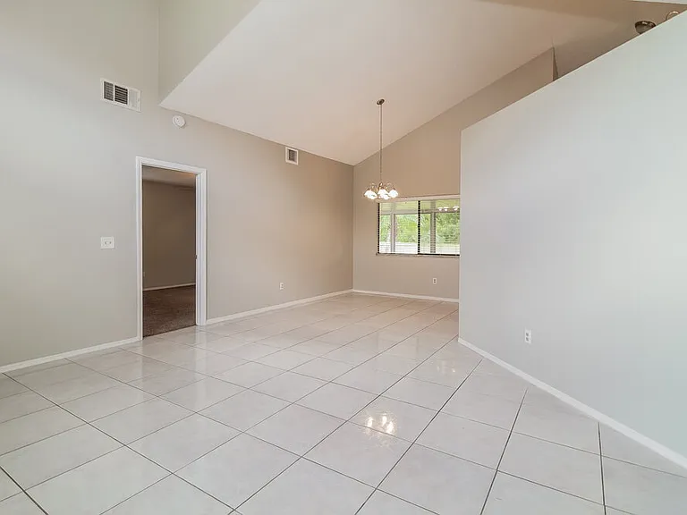 825 Virginia Woods Ln — Photo 3
