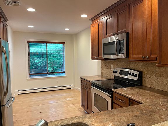 3rd image of 54 Touchstone Way Unit 54