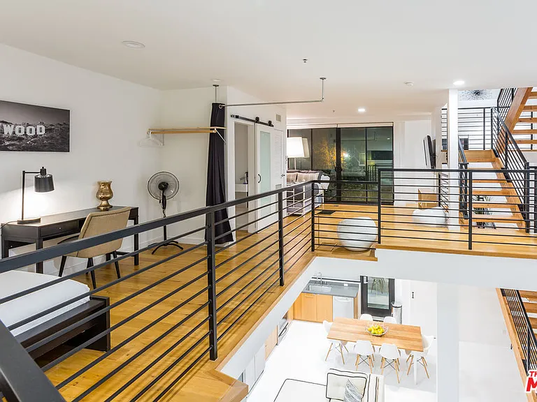 815 Hampton Dr #7 — Photo 6