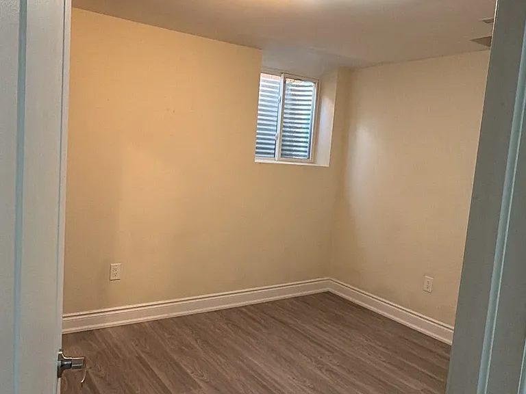 21 Floribunda Cres #BASEMENT — Photo 6