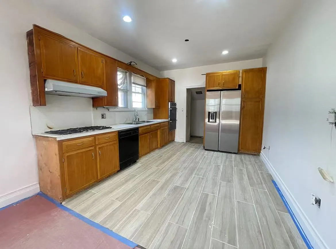 2 bed, 900 sqft, $3,200 — Photo 4