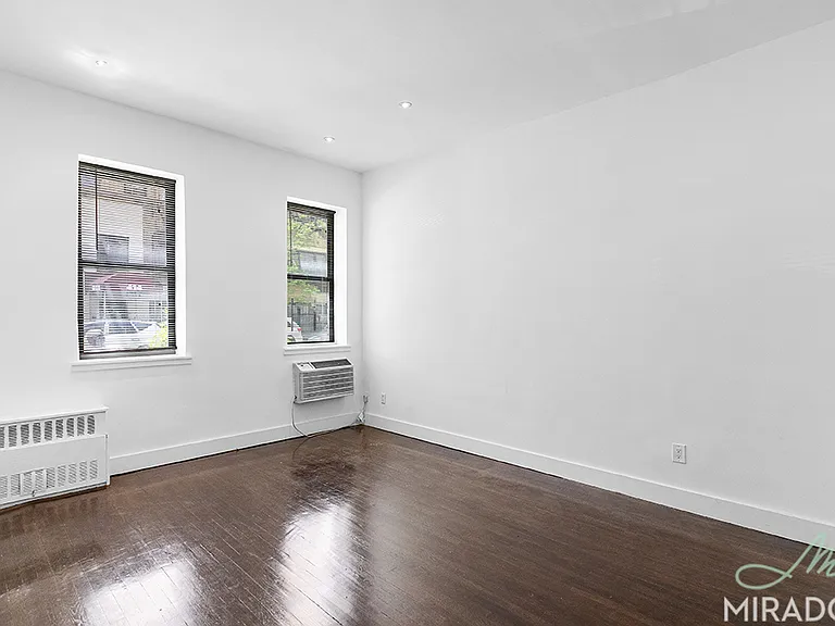 425 E 74th St #2-B — Photo 1
