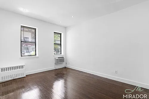 425 E 74th St #2-B Photo 1 425 E 74th St #2-B Photo 1