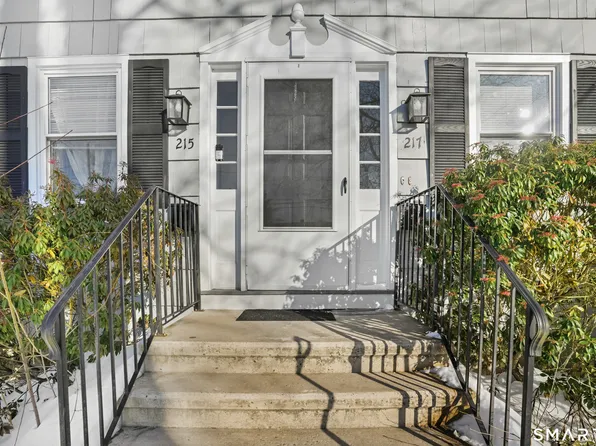 215 York Rd, Fairfield, CT 06825