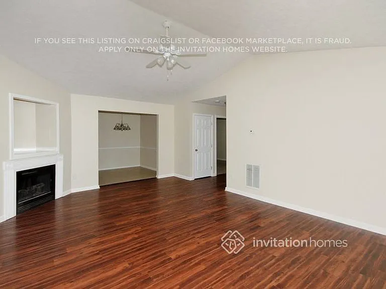 1507 Locomotive Dr NE — Photo 3