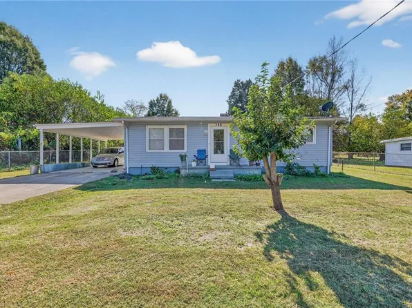 122 Boles St, Mayodan, NC 27027