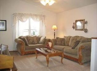 1204 Primrose Ln, Harvard, IL 60033
