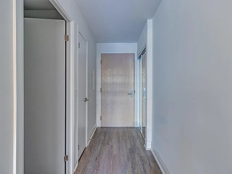 77 Mutual St — Photo 9