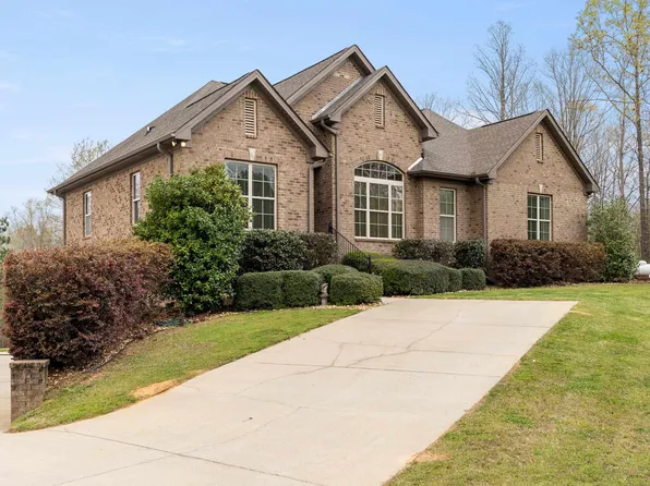 2028 Shadow Oaks Cir, Wilsonville, AL 35186