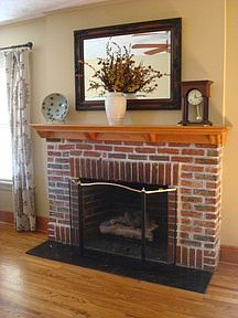 5th image of 807 N Locust St