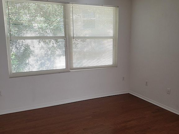 4th image of 5701 Interbay Blvd Ste B