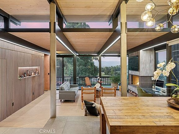 5th image of 21090 Rios St