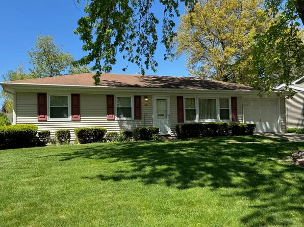 150 Appletree Ln, Valparaiso, IN 46383