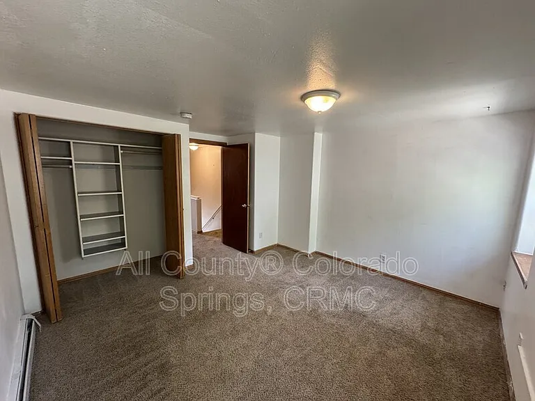 565 W Dale St — Photo 18