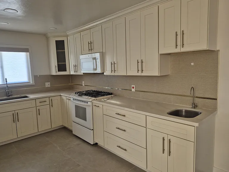 1280 Theresa Ave — Photo 22