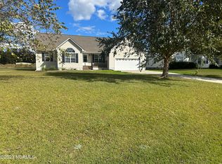 215 Palomino Ln, Swansboro, NC 28584