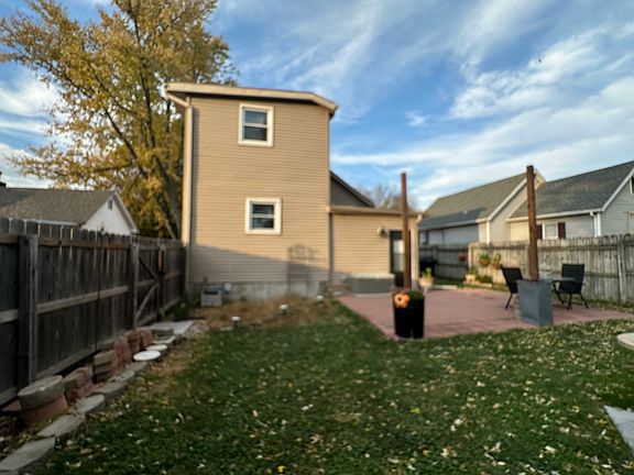 3rd image of 1110 W Oakland Ave