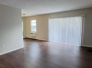 43 Balance Rock Rd APT 10, Seymour, CT 06483
