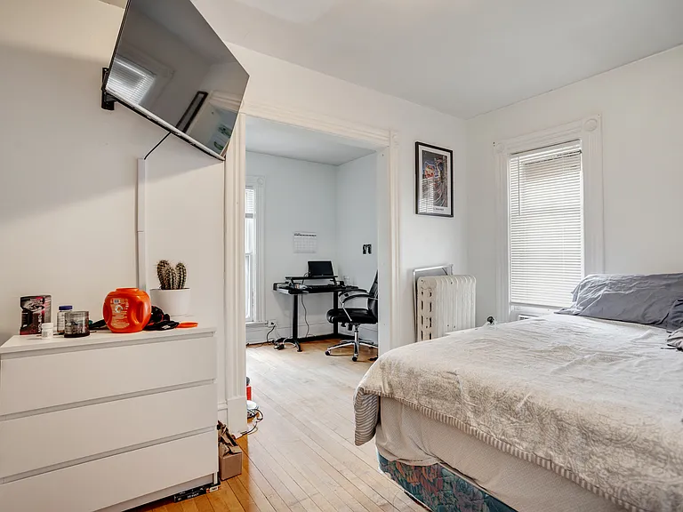 1309 W 24th St #2 — Photo 16