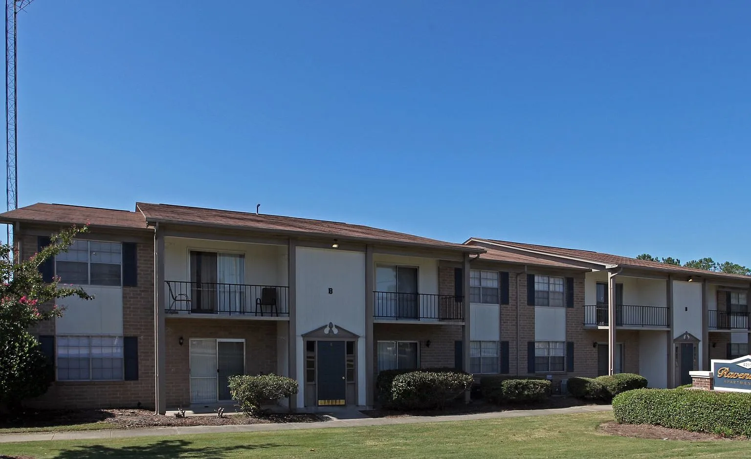 Ravenwood Hills — Photo 2