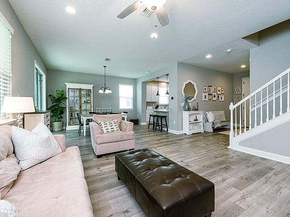 4th image of 147 Pergola Pl