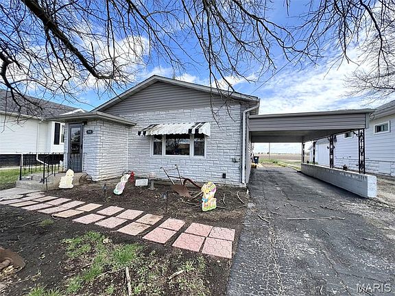 2nd image of 715 Springfield Rd