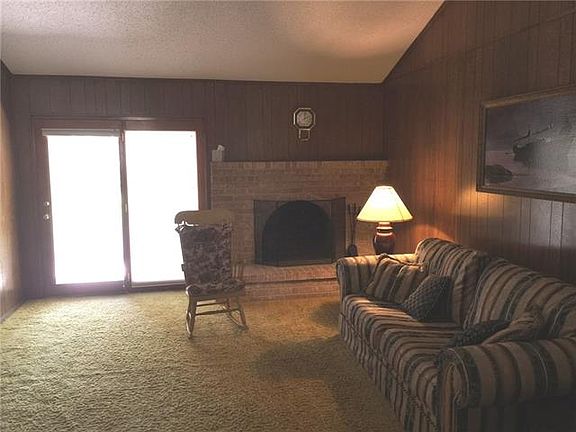 4th image of 914 Meadowdale Cir