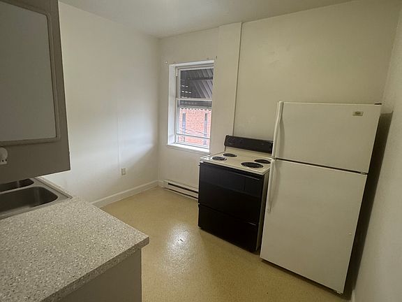 2nd image of 245 N Potomac St APT 6