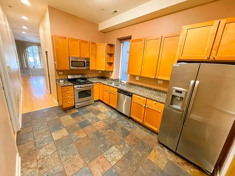 1435 W. Grand Ave. — Photo 20