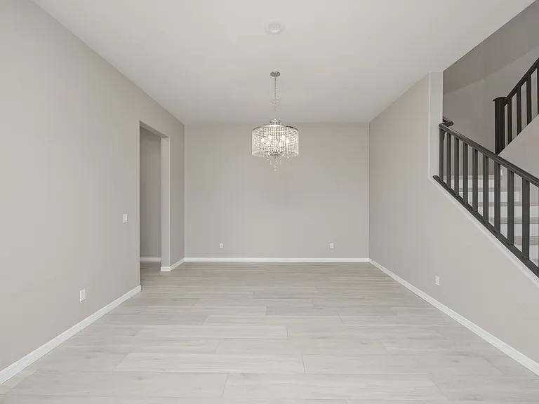 1039 E Boston St — Photo 7