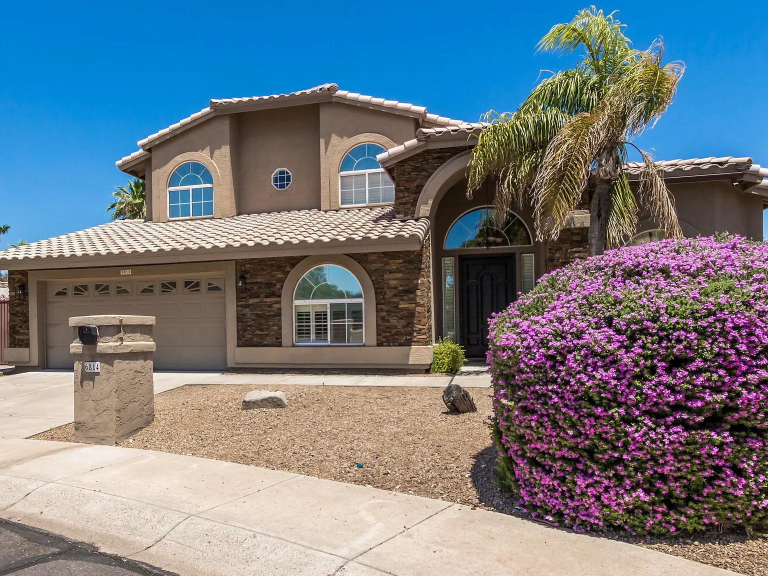 5 bed, 3622 sqft, $6,900 — Photo 3