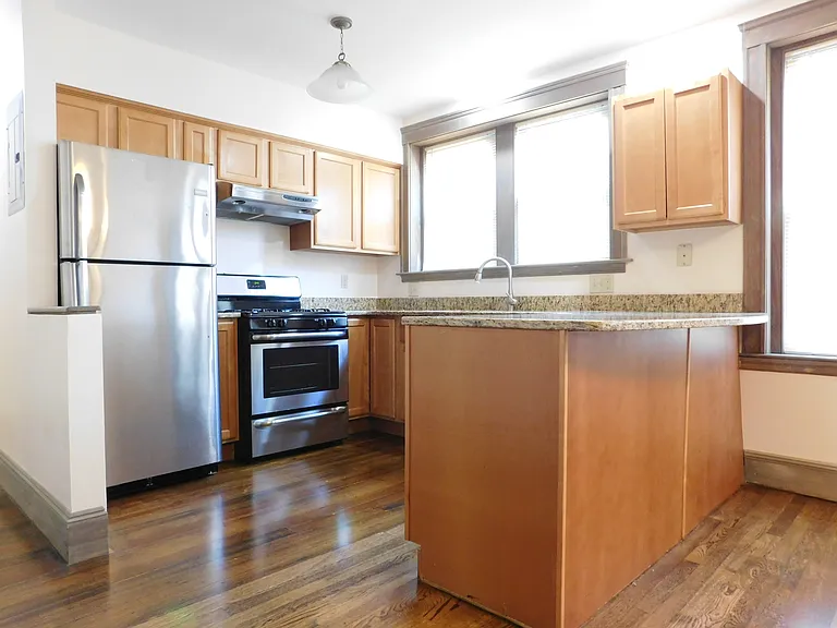32 Dennison St — Photo 10