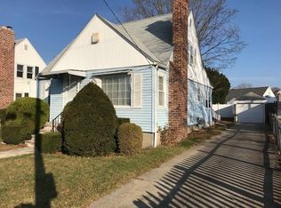 231 Ausdale Rd, Cranston, RI 02910