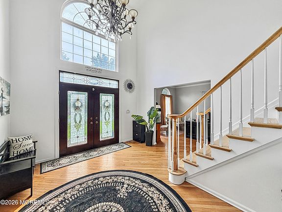 3rd image of 15 Cedarview Avenue