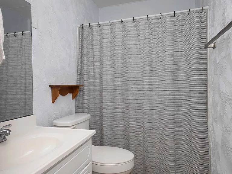 2318 Pinehurst St — Photo 14