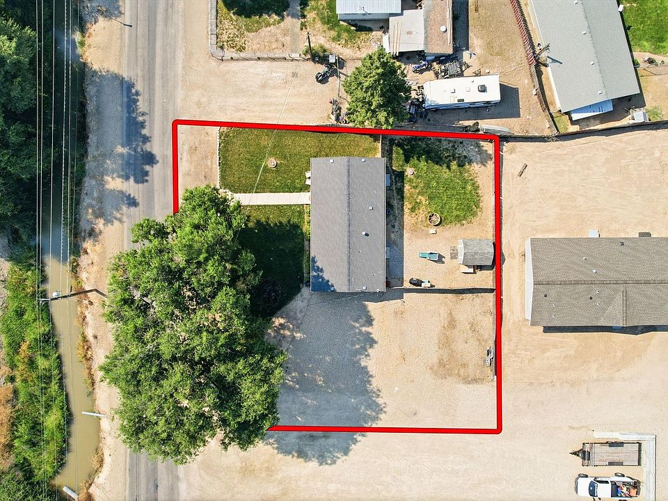 1st image of 689 Notus Rd