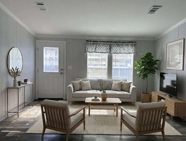3 bed, 2.0 bath, 960 sqft, $2,000 — Photo 3