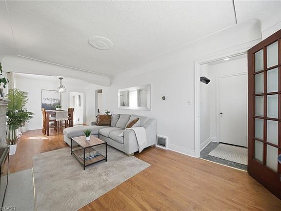 3rd image of 280 E 11th St