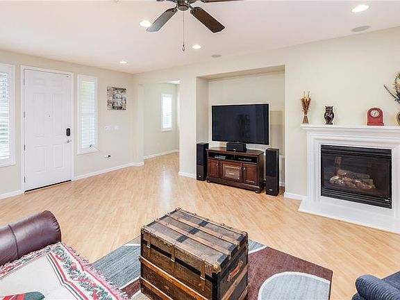 5th image of 3986 Martis St