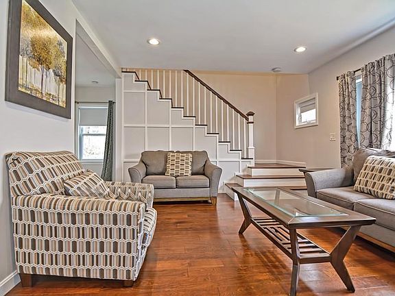 3rd image of 108 Leighton St