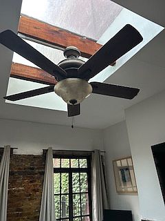 4th image of 362 E 10th St APT 4W