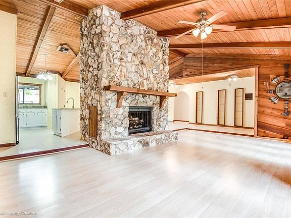 5th image of 1581 Grandview Blvd