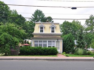 8 Washington Ave #3, Sandy Hook, CT 06482