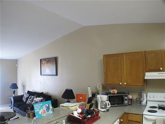 4th image of 4814 Golfview Blvd