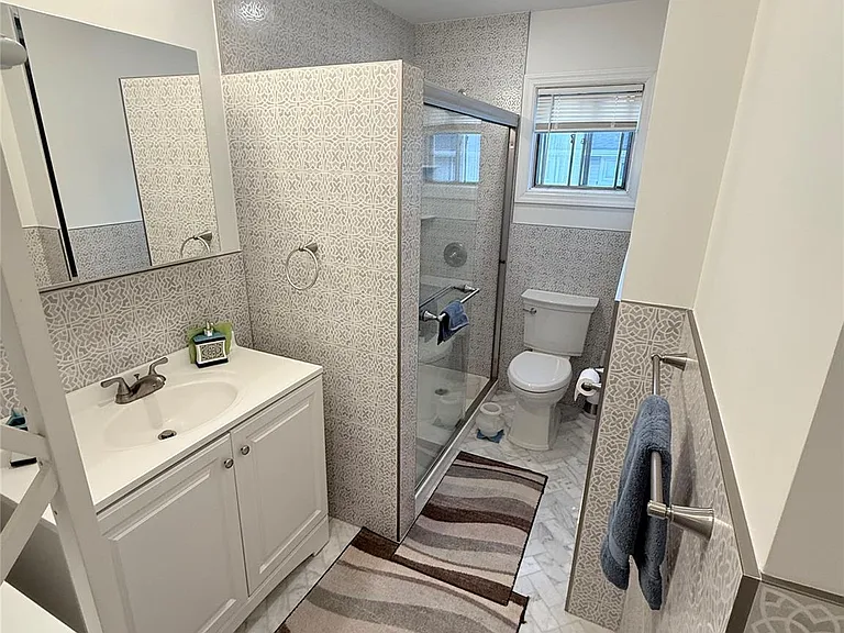 28 Peachtree Ln — Photo 15