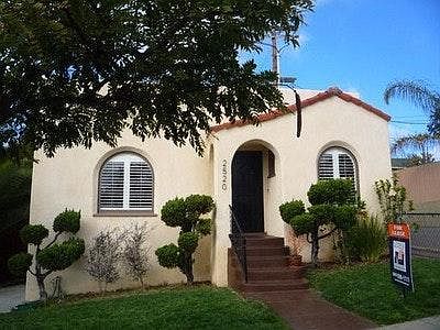 4th image of 2520 Meade Ave