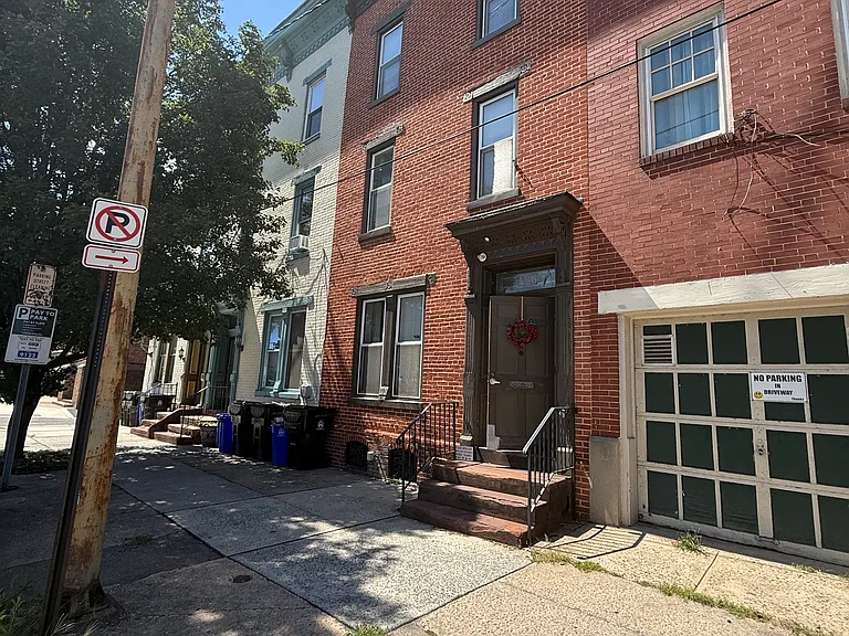 266 Forster St #2 — Photo 17