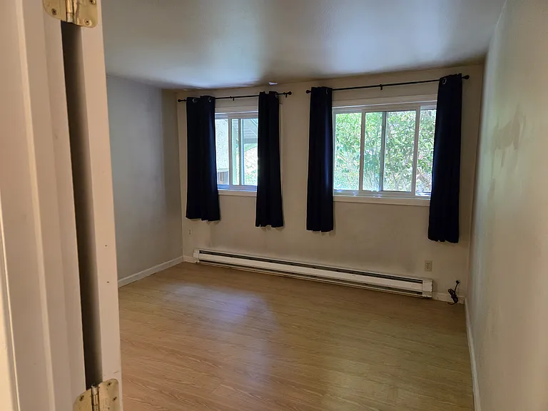 13835 NE 44th Pl #GUEST HOME — Photo 19