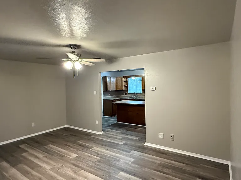 1518 Maple St — Photo 9